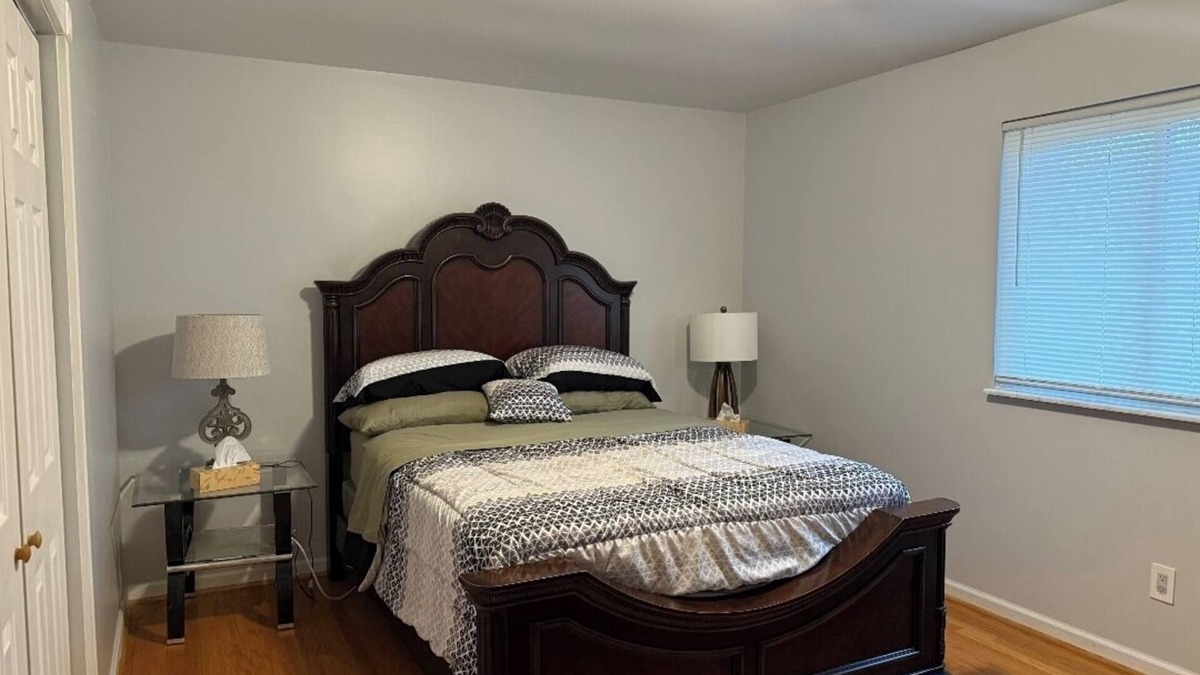 Mehlville House | Spacious, cozy home in Saint Louis