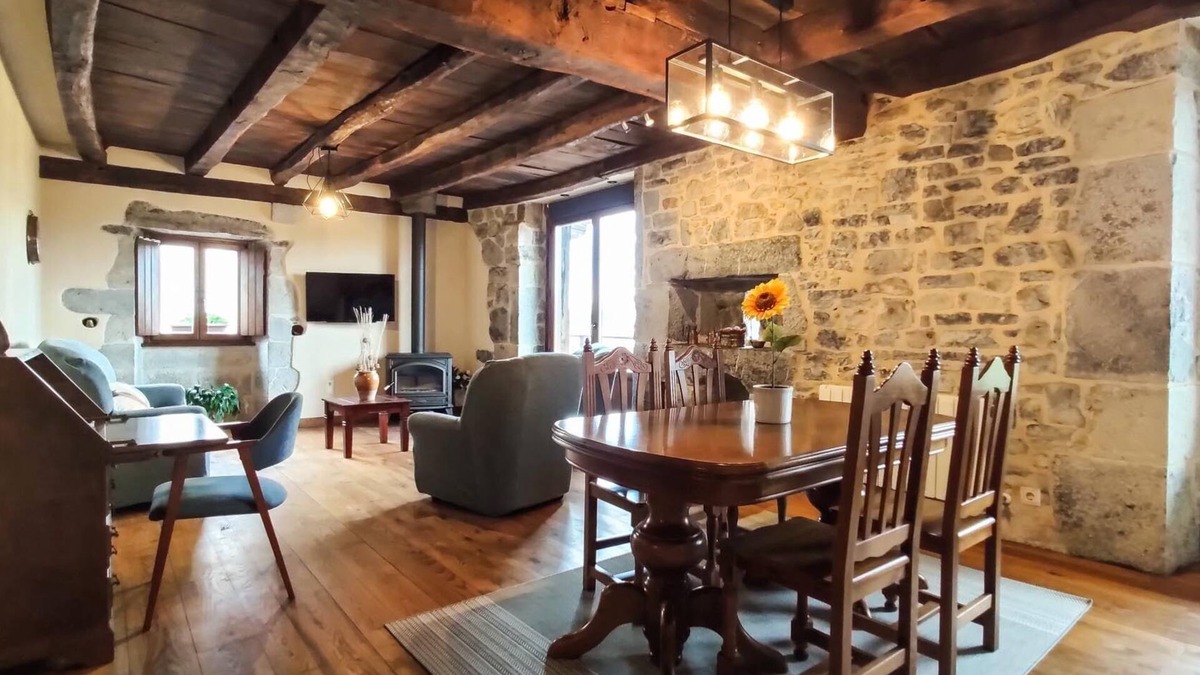 Larraun Cottage | Spacious, cozy house with views in Navarra