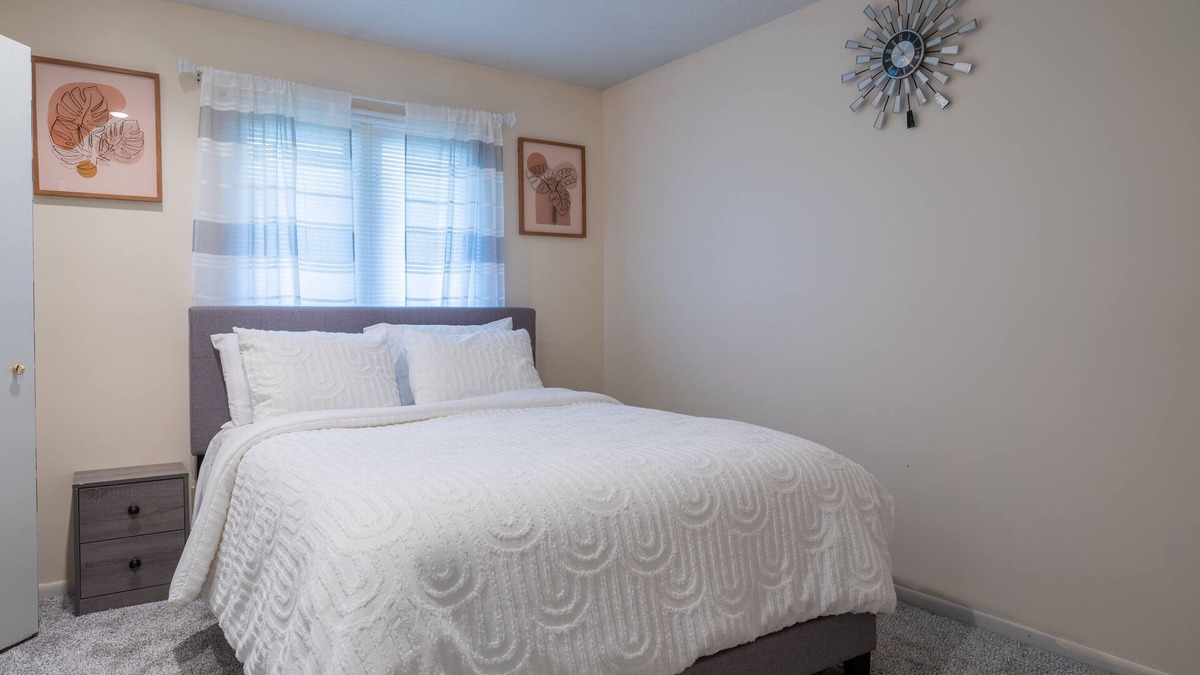 Springfield House | Spacious & Cozy ~ Mins to Downtown