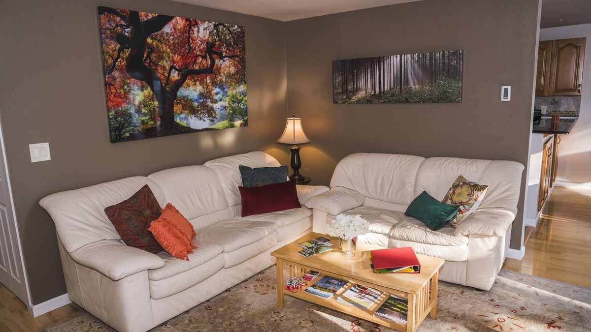 Broadview Apartment | Spacious Cozy, Quiet 5 STAR Apartment & Secured Parking In Seattle