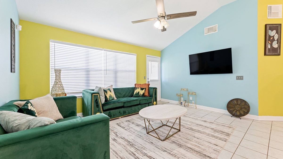 Clodine House | Spacious & Cozy Sugar Land Home – Perfect for Families and Remote Workers