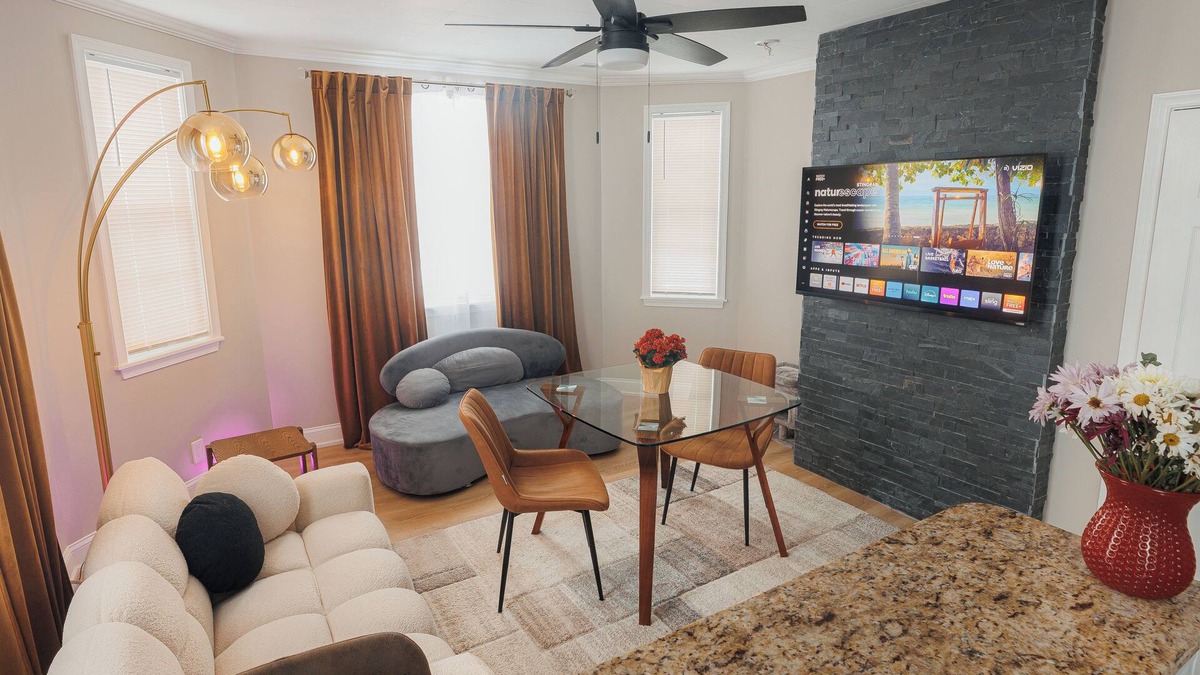 Foxcroft Square Apartment | Spacious Cozy 4BR/2BA Apartment, Free Park, WiFi, AC/Heat