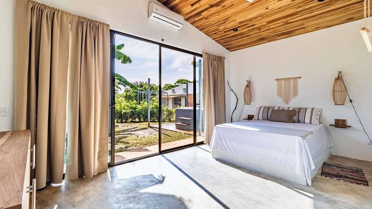 Bijagua House | Spacious villas 8 pers. modern, jacuzzi, Rio Celeste, exclusive, 40+ birds