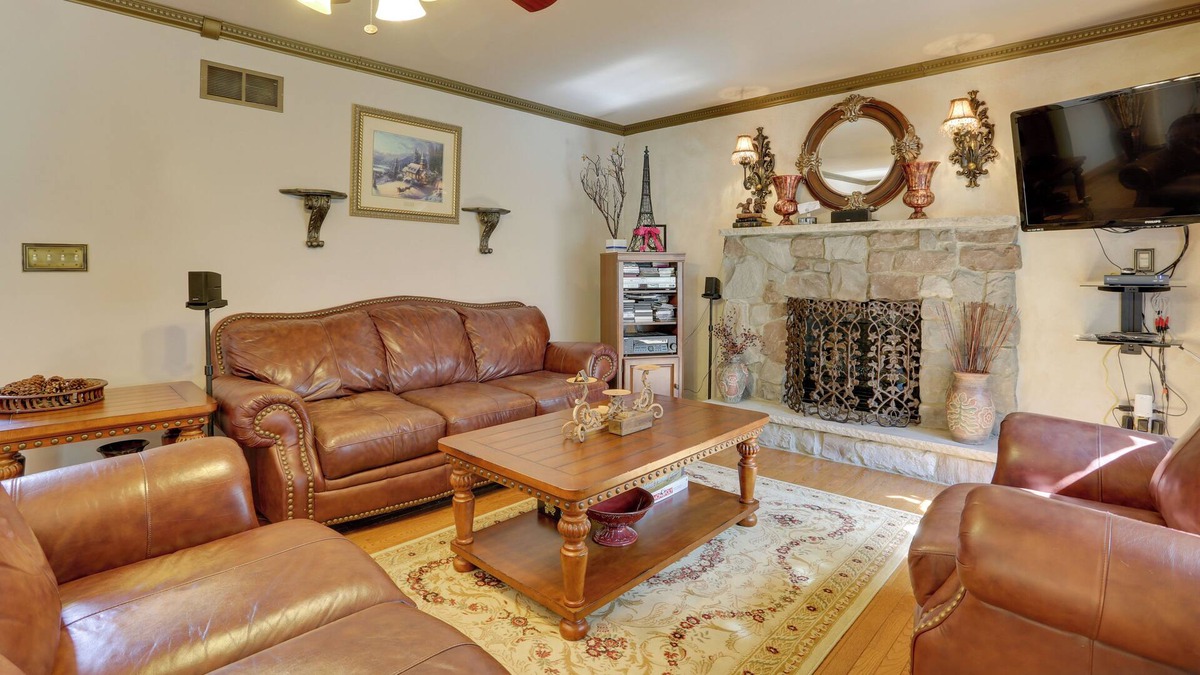 Dingmans Ferry House | Spacious Dingmans Ferry Home w/ Deck & Yard