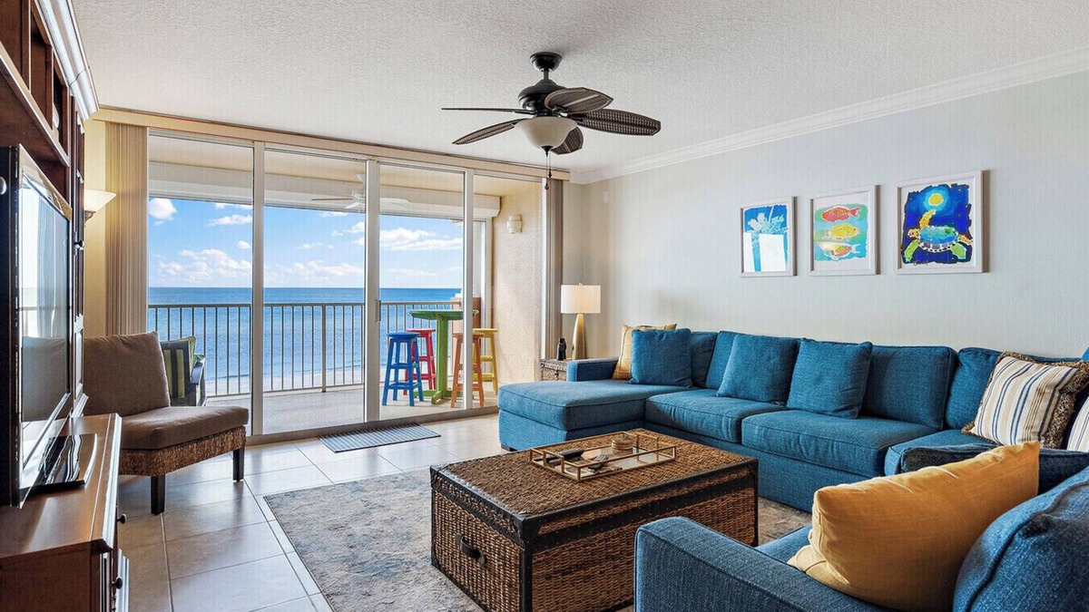 Redington Beach Condo | Spacious Direct Gulf Front 3BR/3BA in Desirable La Contessa