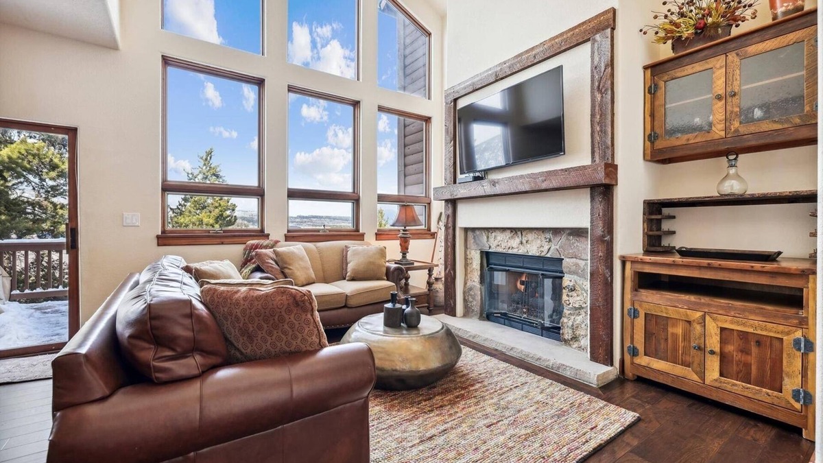 Frisco House | Spacious Dog-Friendly 4BR Townhome in Frisco - short drive to Breckenridge!