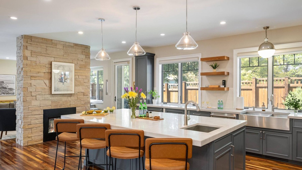 Whittier House | Spacious Downtown Gem, Steps to Pearl St Mall & CU