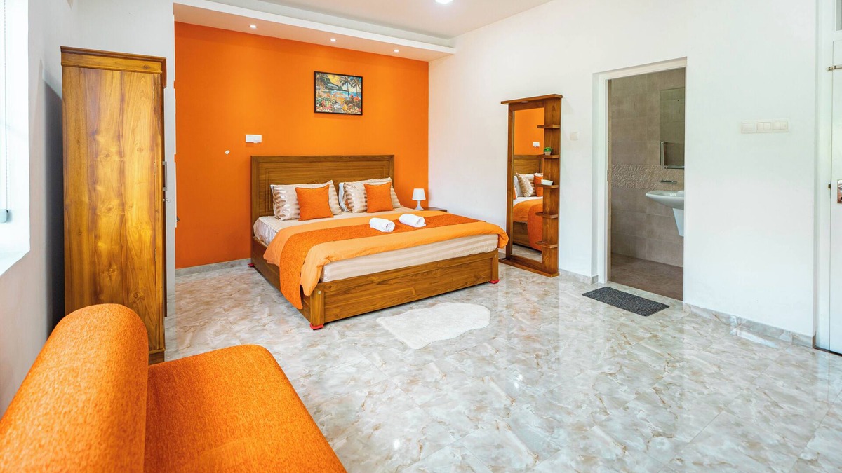 Kaduwela Villa | Spacious Eco House with Garden & Scenic Paddy Field View Colombo