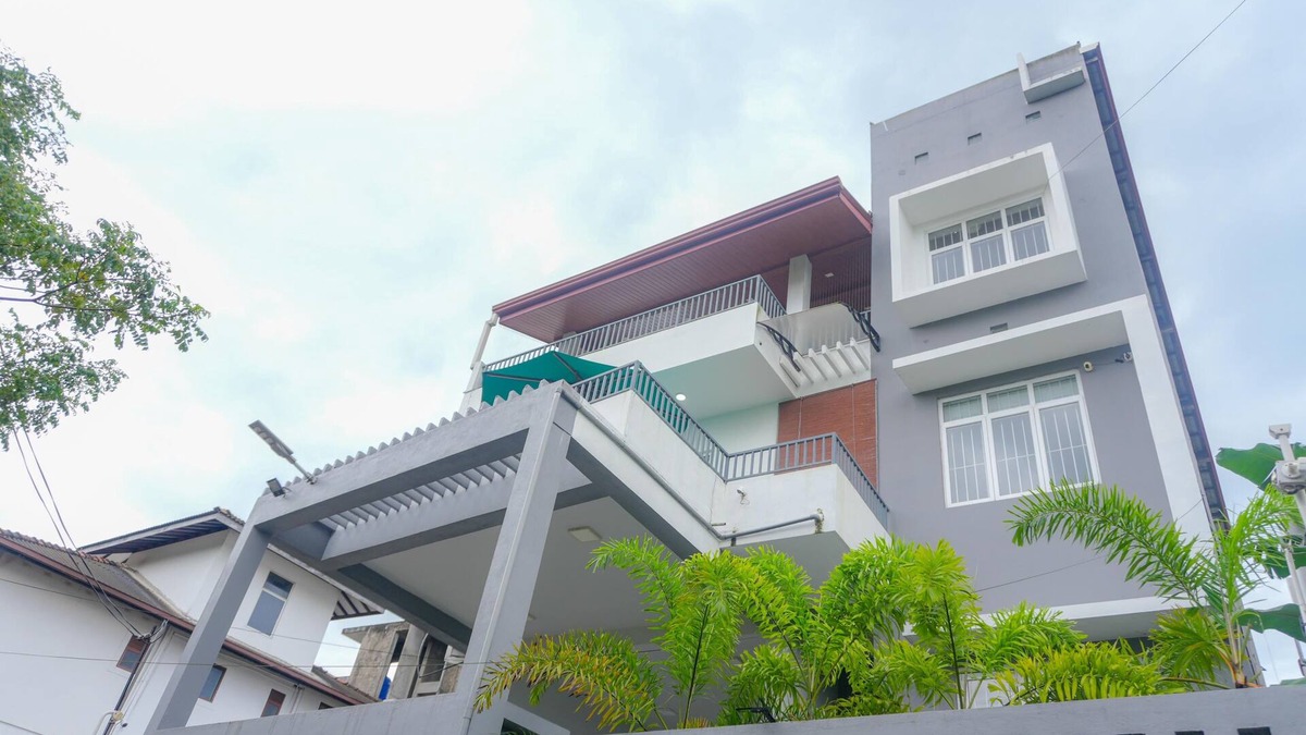 Malabe Villa | Spacious EcoHouse For Your Team- Your First and Final Stay in Colombo