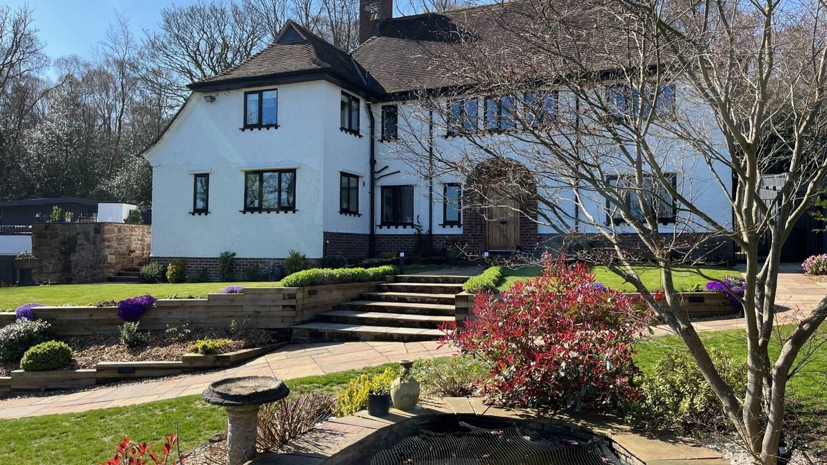 West Kirby House | Spacious & Elegant 6 Bedroom Period House in Caldy, Wirral.