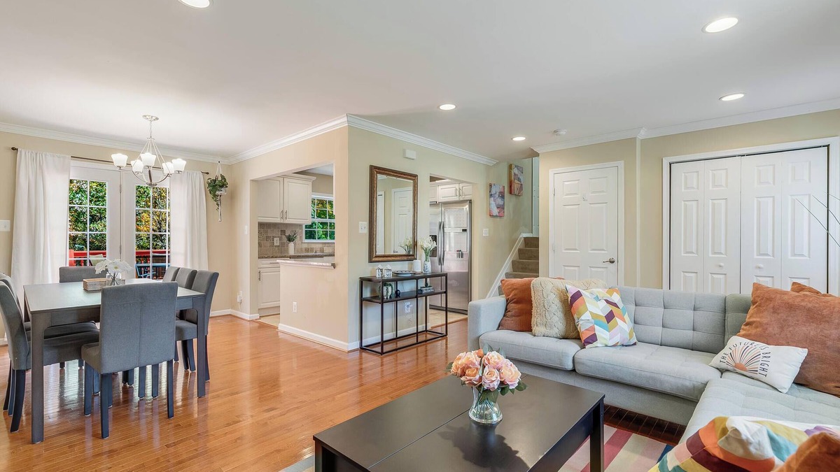 Seabrook House | Spacious Entire Home in delightful Lanham, close to Washington DC