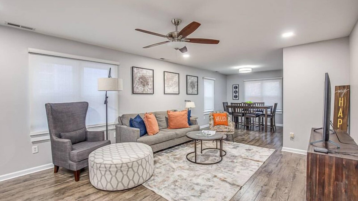 Bowling Green House | Spacious Executive Suite Downtown Bowling Green