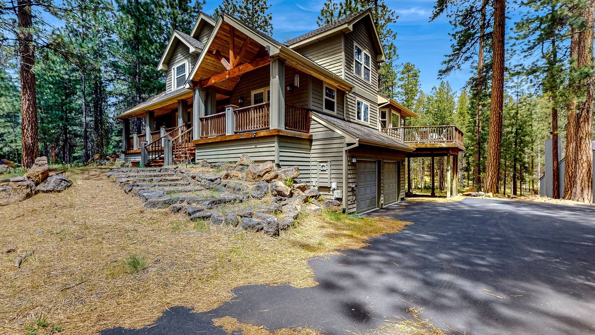 Black Butte Ranch House | Spacious family home with wraparound deck, gas grill, and resort amenities