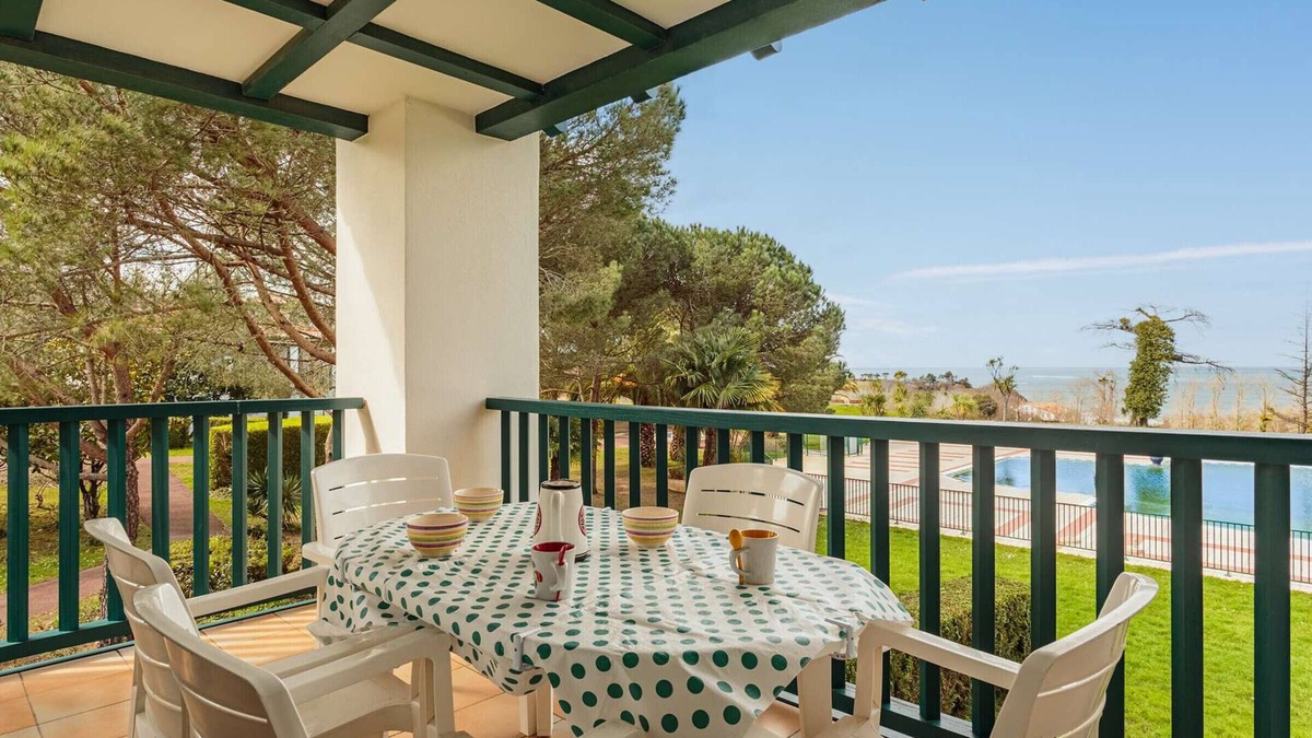 Urrugne Apartment | Spacious family apartment with pool near Saint-Jean-de-Luz