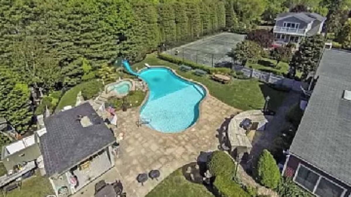 Westhampton House | Spacious Family Compound in beautiful Westhampton with private Tennis Court
