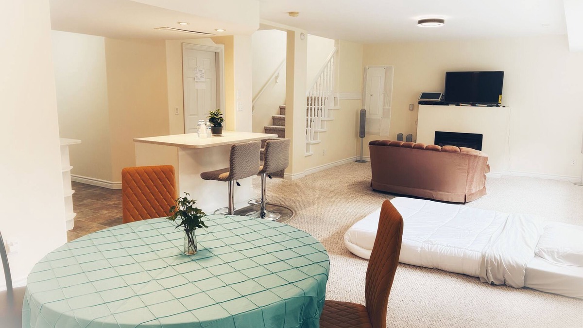 Promontory House | Spacious Family-Friendly Suite Near Cultus Lake with Private Entrance & Patio