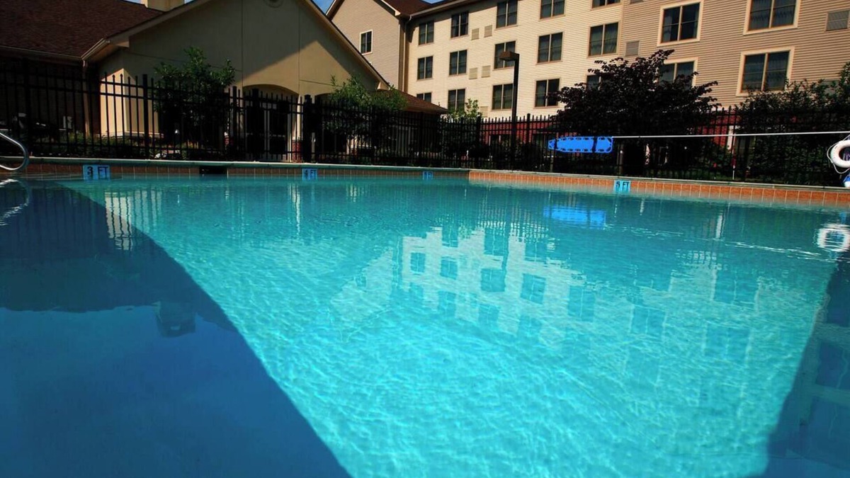 Lexington Hotel | Spacious Family-Friendly Stay with Full-Size Kitchen & BBQ Area + Free Parking