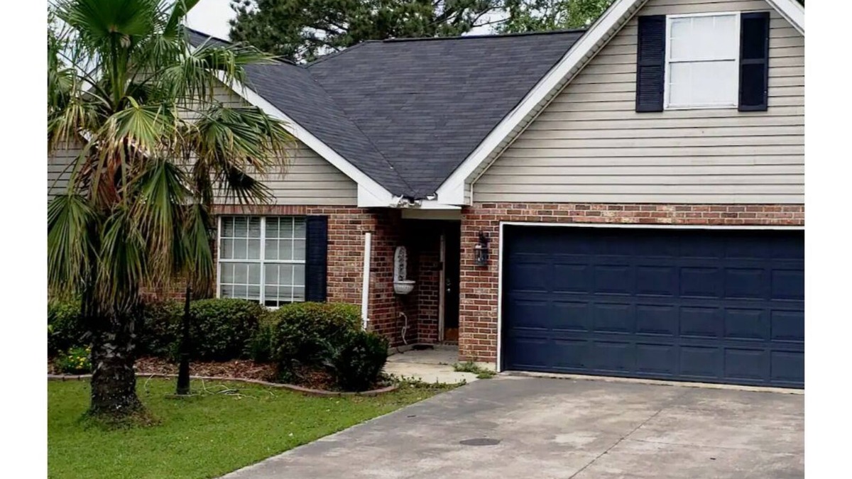 Thibodaux House | Spacious family friendly 3 bedroom 2 bath home