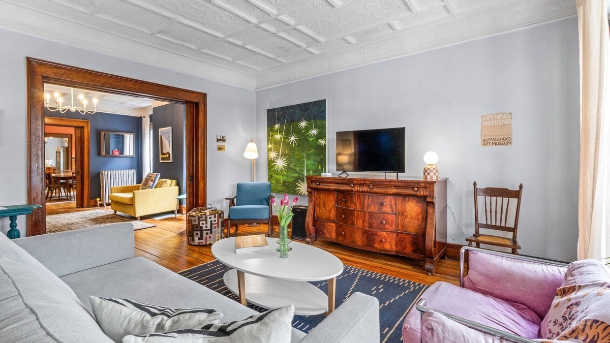 Front Park Apartment | Spacious & Family- Friendly 3-bedroom on Peaceful Historic Tree-Lined Street