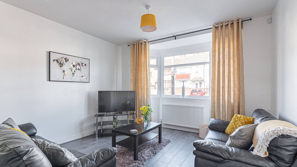 West Bromwich House | Spacious Family Home, great for city breaks or business stays