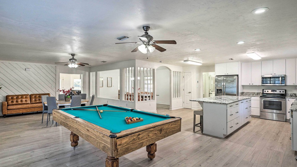 Gainesville House | Spacious Family Home w/Backyard in Gainesville!