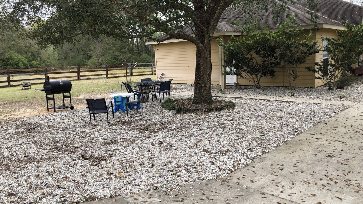 Picayune House | Spacious Family Home in Hancock County