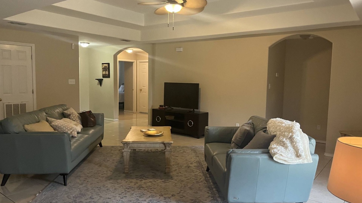 Pharr House | Spacious Family Home