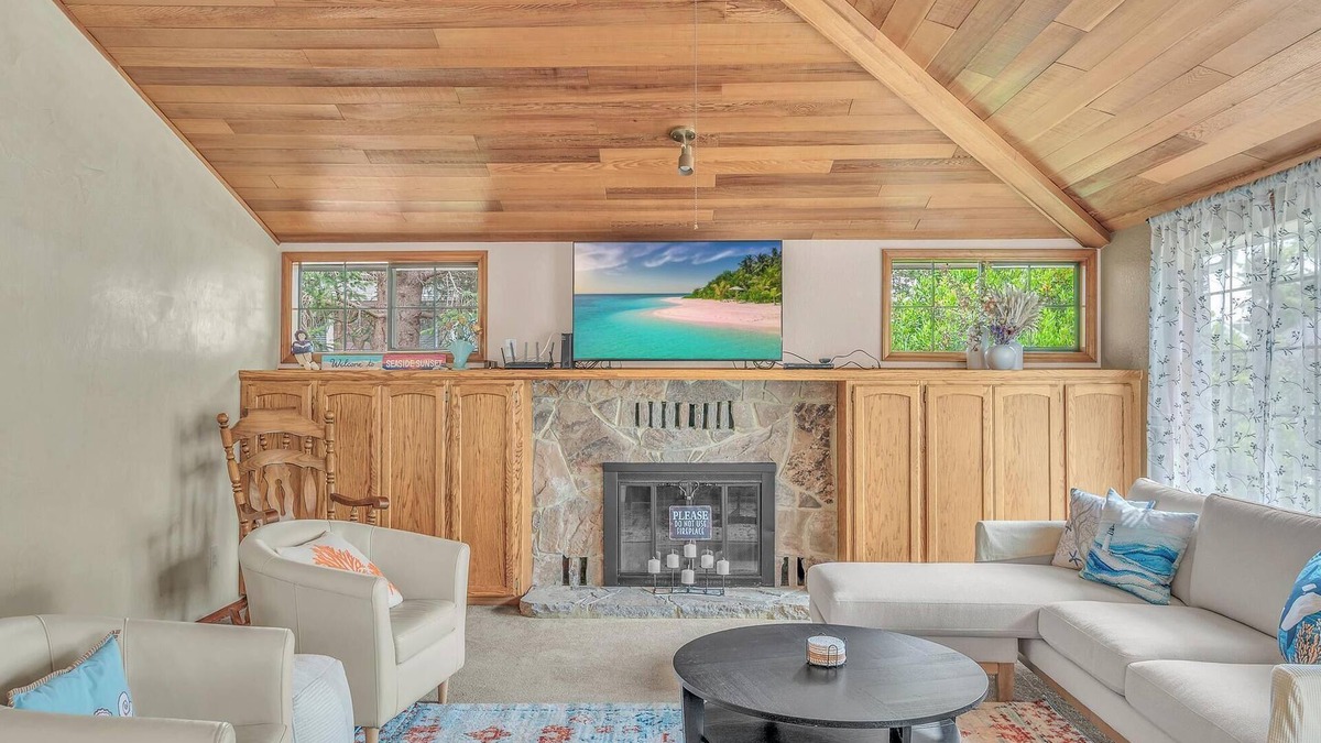 Seaside House | Spacious Family Home with Bikes, Beach Toys, Grill, Workspace