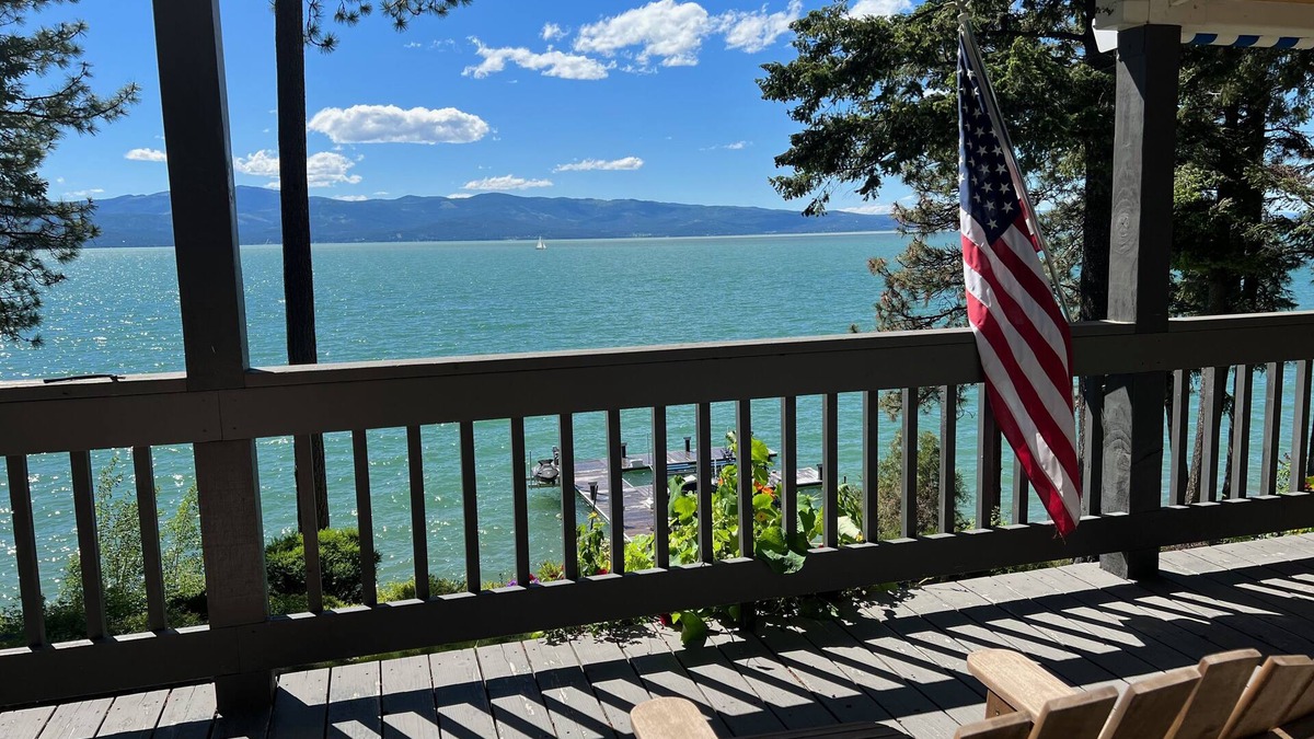 Bigfork House | Spacious family lakefront home with spectacular views and private location!