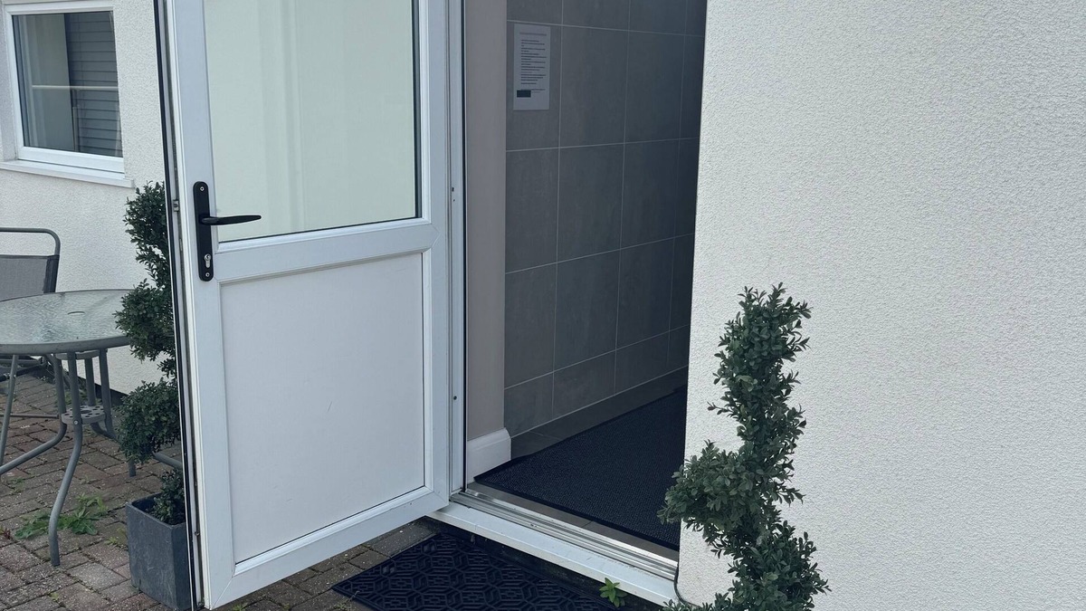 London Borough of Hounslow House | Spacious Family (open plan) Room available near Heathrow/Hounslow