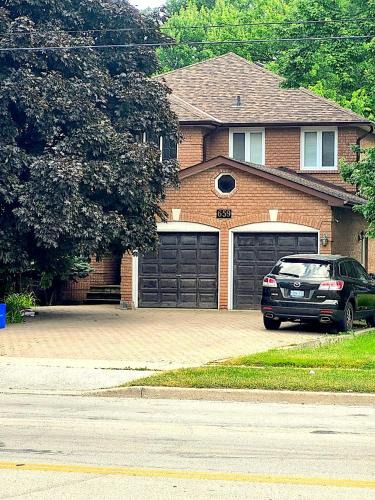 Richmond Hill Apartment | Spacious Family Retreat