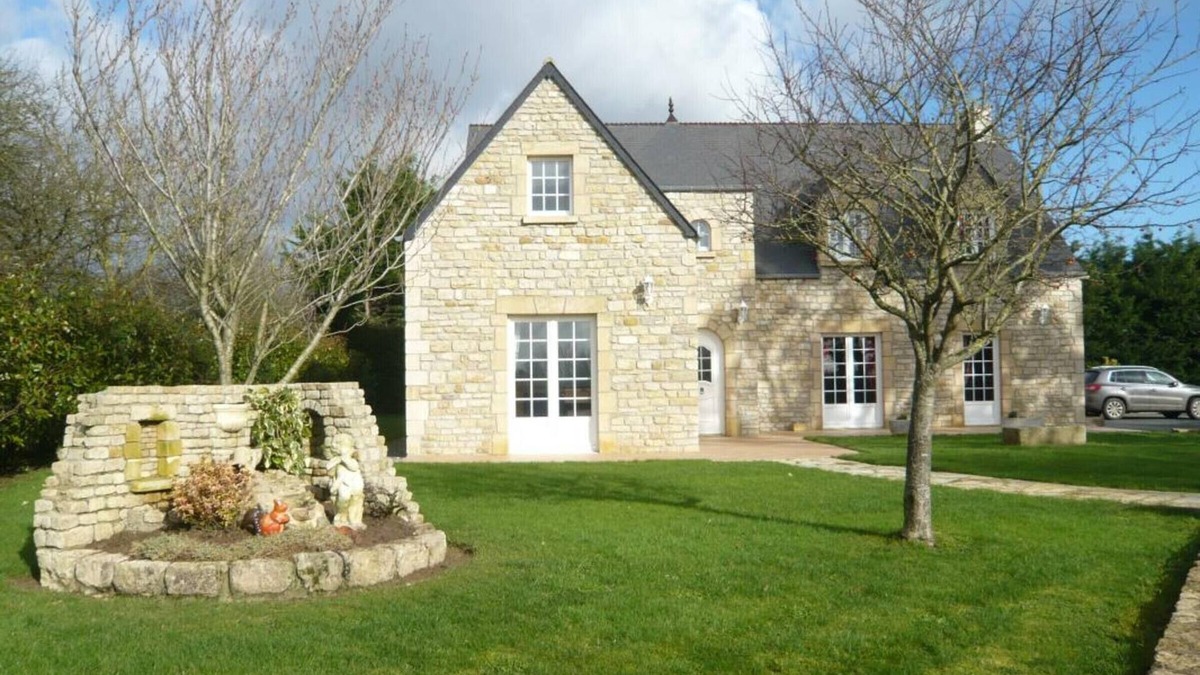 Fresville Cottage | Spacious Family Retreat with Game Room, Garden & Close to D-Day Beaches!