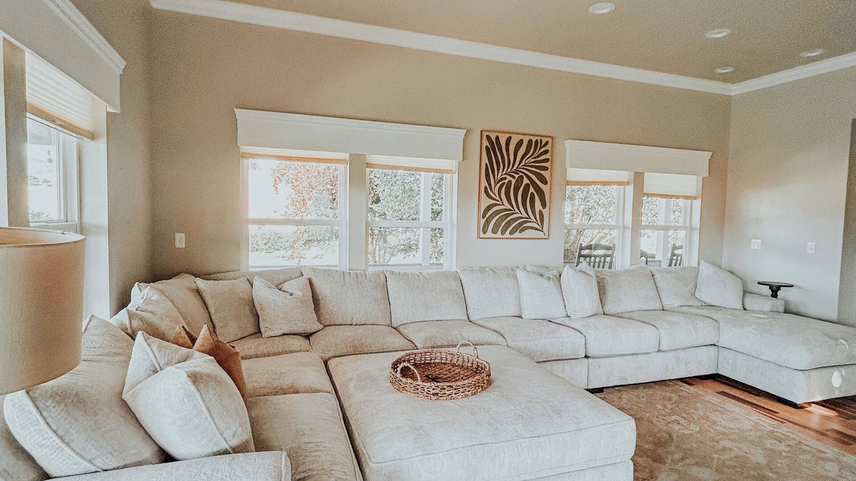Medford Other | Spacious farmhouse in close proximity to vineyards; great for large groups
