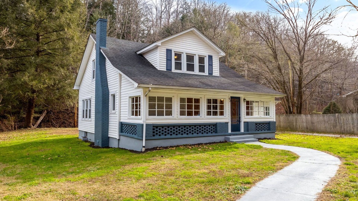 Frenchburg Other | Spacious Farmhouse Near Red River Gorge Sleeps 12