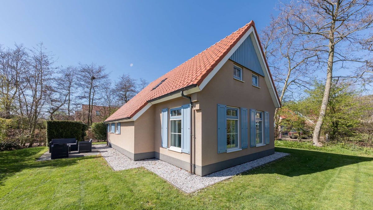 De Koog House | Spacious Farmhouse Near Beach