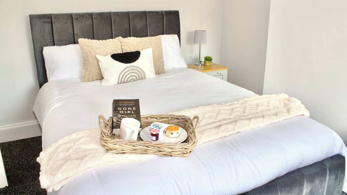 St Helens Apartment | Spacious Flat in St Helens, Merseyside Free Wi-Fi