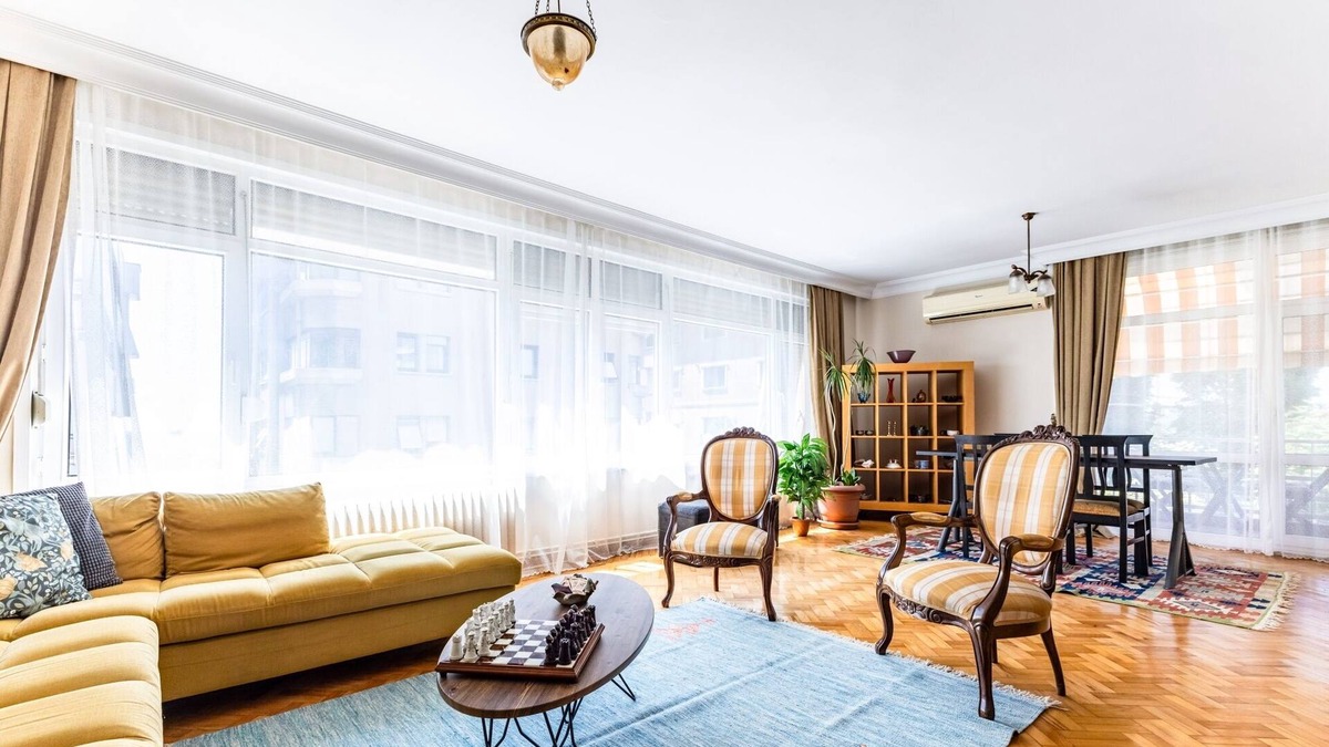 Moda Apartment | Spacious Flat w Balcony 3 min to Kadikoy Square