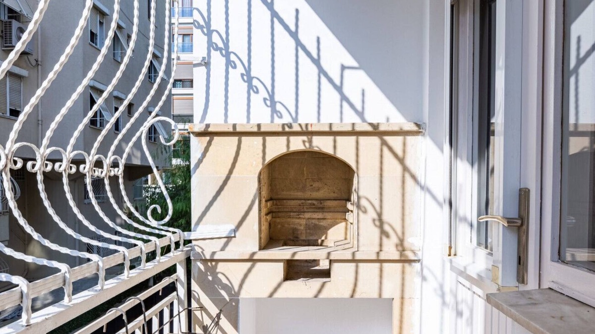 Goztepe Apartment | Spacious Flat with Balcony on Bagdat Street