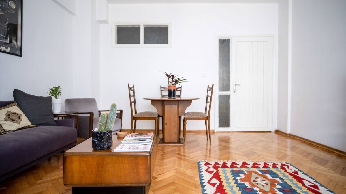Kabatas Apartment | Spacious Flat with Central Location in Beyoglu