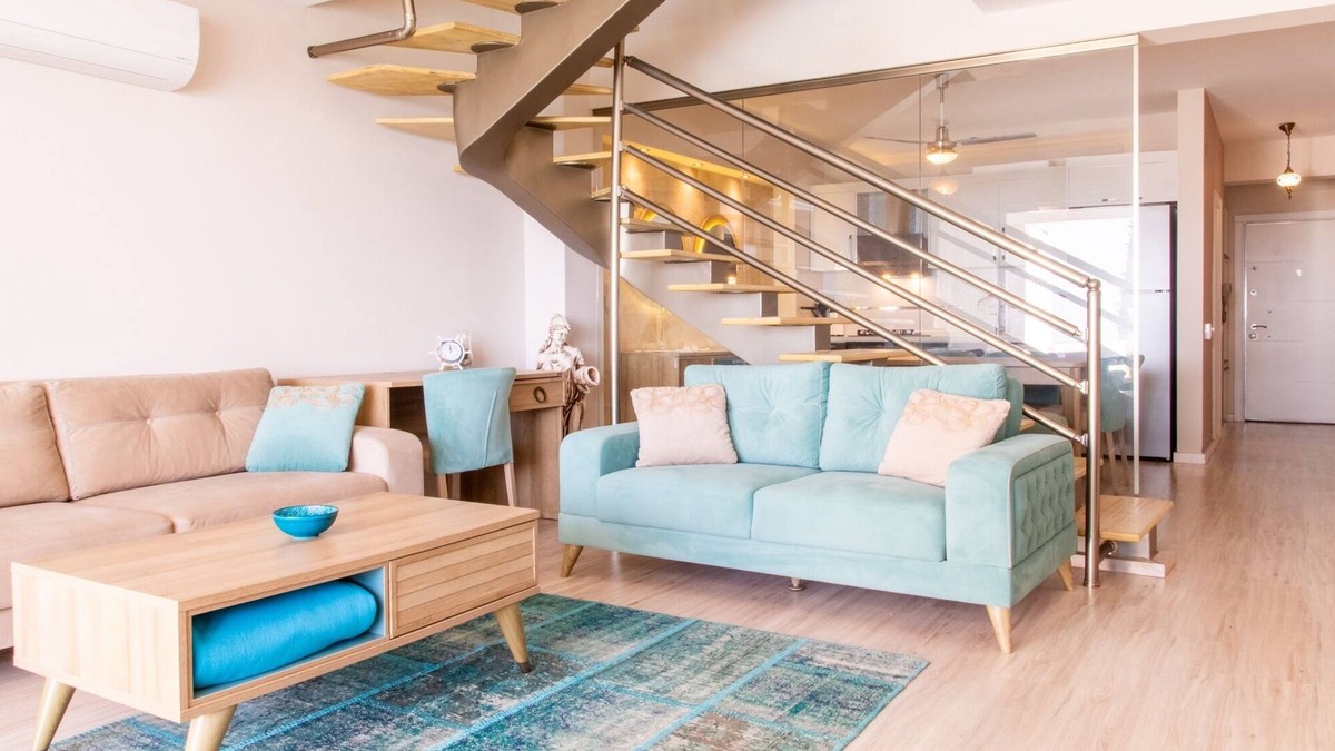 Kusadasi City Centre Apartment | Spacious Flat with Pool in Kusadasi