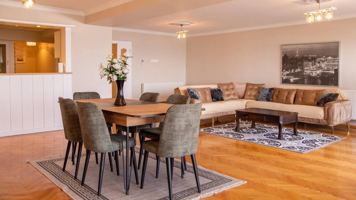 Karsiyaka Apartment | Spacious Flat with Sea View in İzmir Karsiyaka