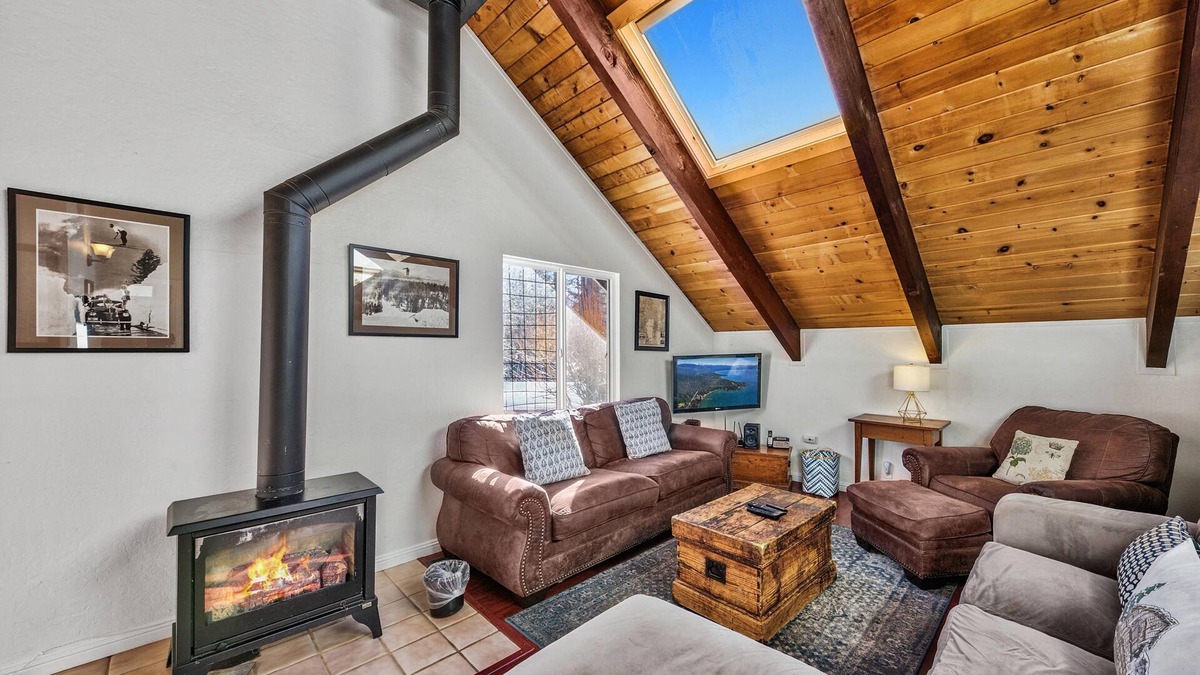 Country Club Estates House | Spacious Forest Mtn Chalet 3BR,2BA+Bonus Bunk Rm