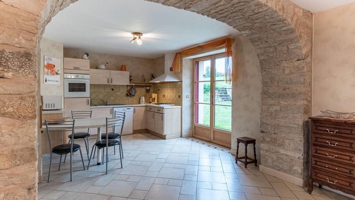 Dampierre-sur-Linotte Cottage | Spacious house near Vesoul with fireplace, ideal for families