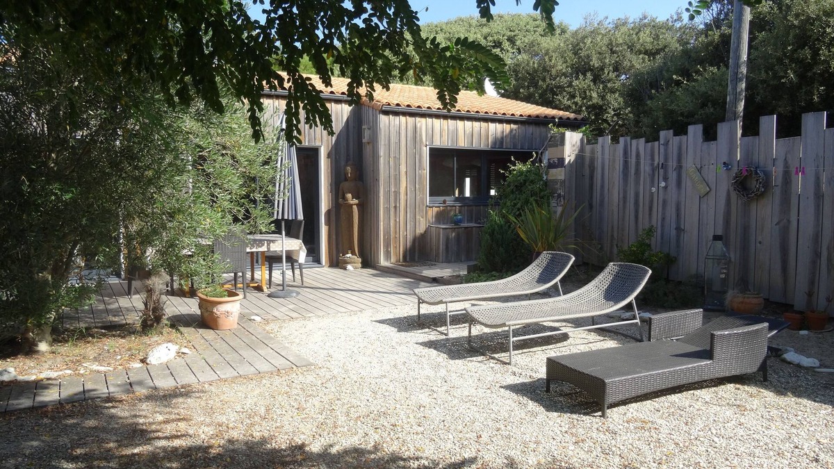 Domino House | Spacious and bright house 100 meters from the sea