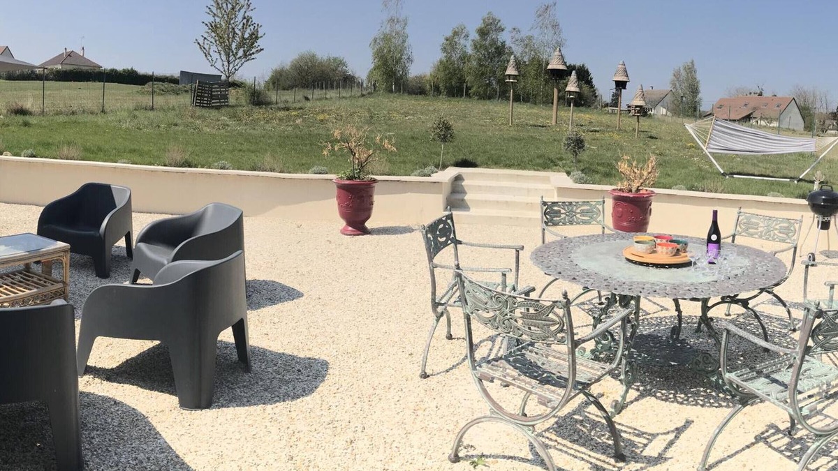 Vallieres-les-Grandes Cottage | Spacious Family-Friendly Cottage with Garden, Terrace, BBQ & Close to Loire Castles