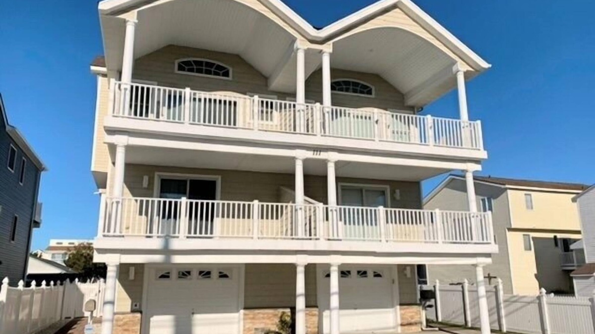 Townsend's Inlet House | Spacious front decks boast both ocean and bay views