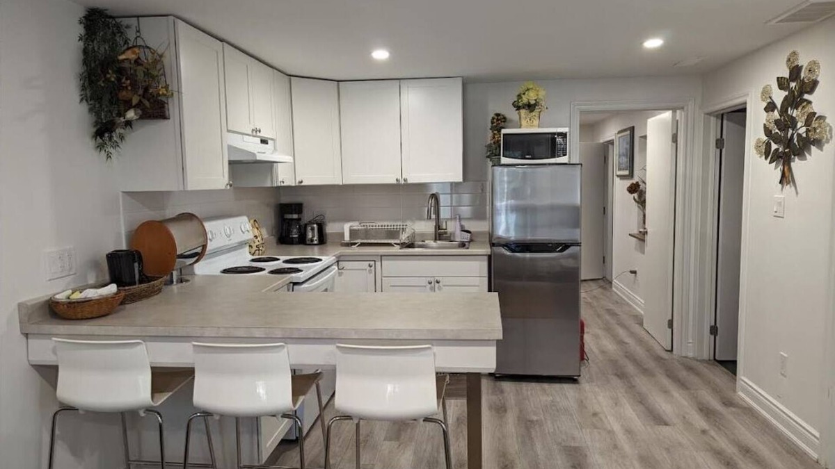 Fisherville Apartment | Spacious Fully Furnished Private Apartment with Ravine view!, North York!nn