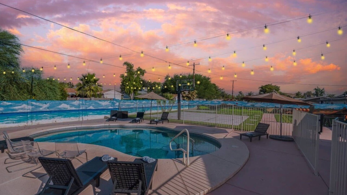 North Mountain House | Spacious Fun Retreat - Perfect For Group Bonding