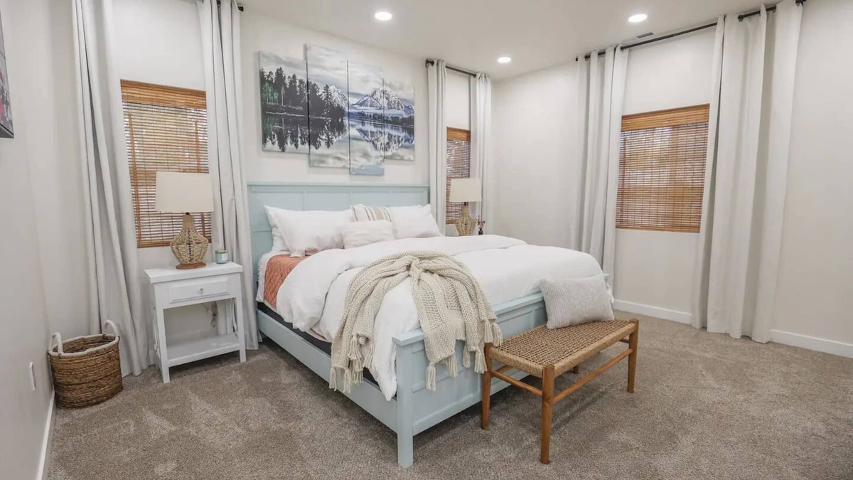 Ponderay House | Spacious game house minutes to downtown Sandpoint and Schweitzer Mountain