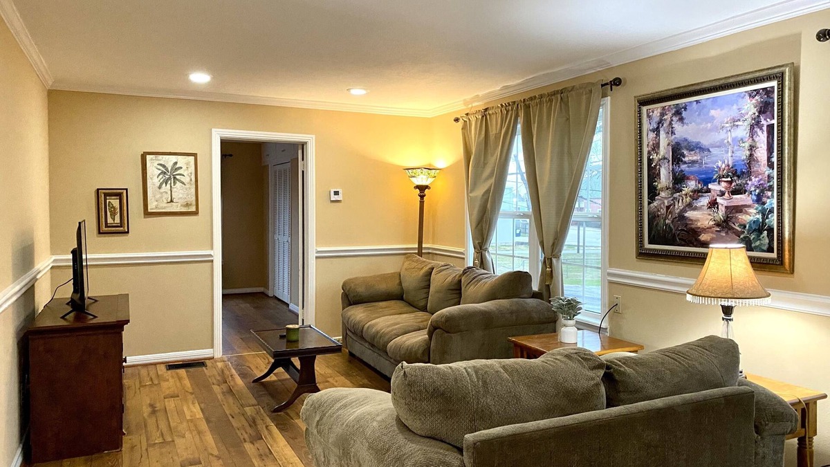 Carthage Apartment | Spacious Garage Apt near downtown Carthage, walking distance to shops & eateries